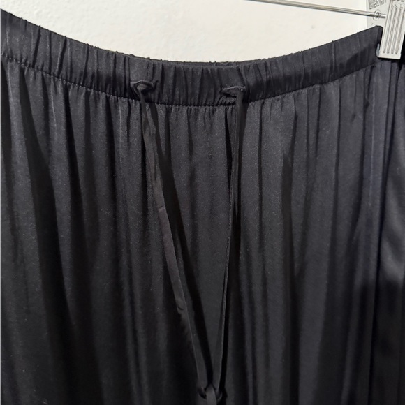 Elegant Black Tiered Maxi Skirt - Picture 4 of 5